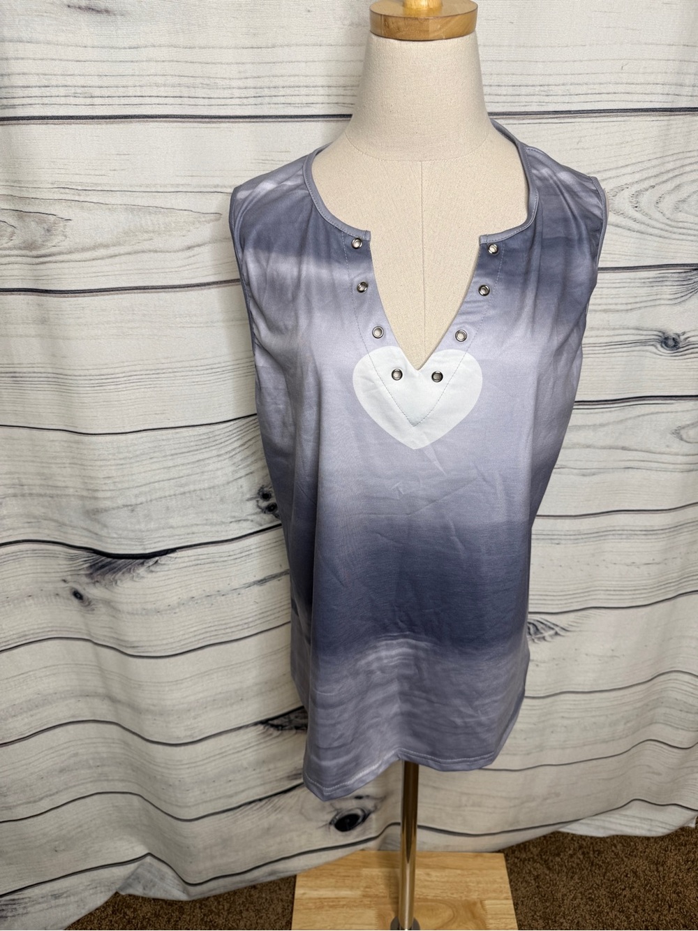 Sleeveless Ombre Tank with White Heart Accent - Gray